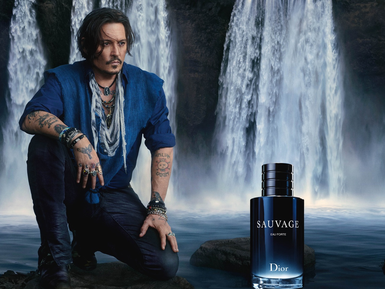 TOP 10 Najlepsze męskie perfumy na każdą okazję! Dior Sauvage - intensywny zapach dla pewnych siebie mężczyzn