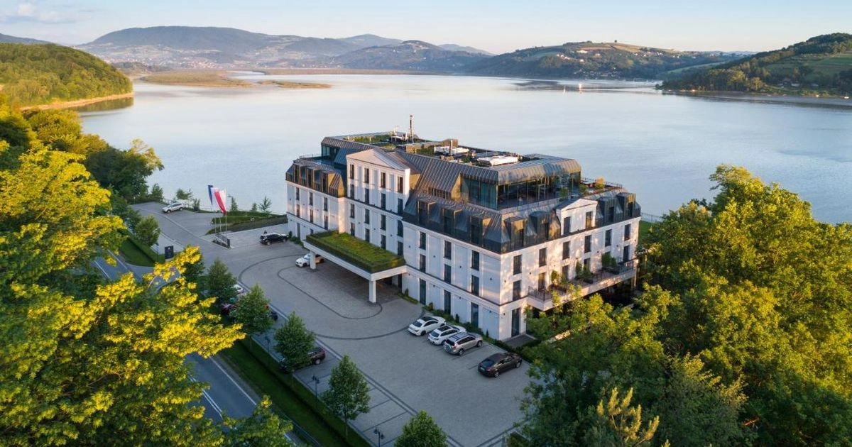 Najlepsze hotele w Polsce: 10 wyjątkowych miejsc 2- Heron Live Hotel – widok na jezioro Rożnowskie