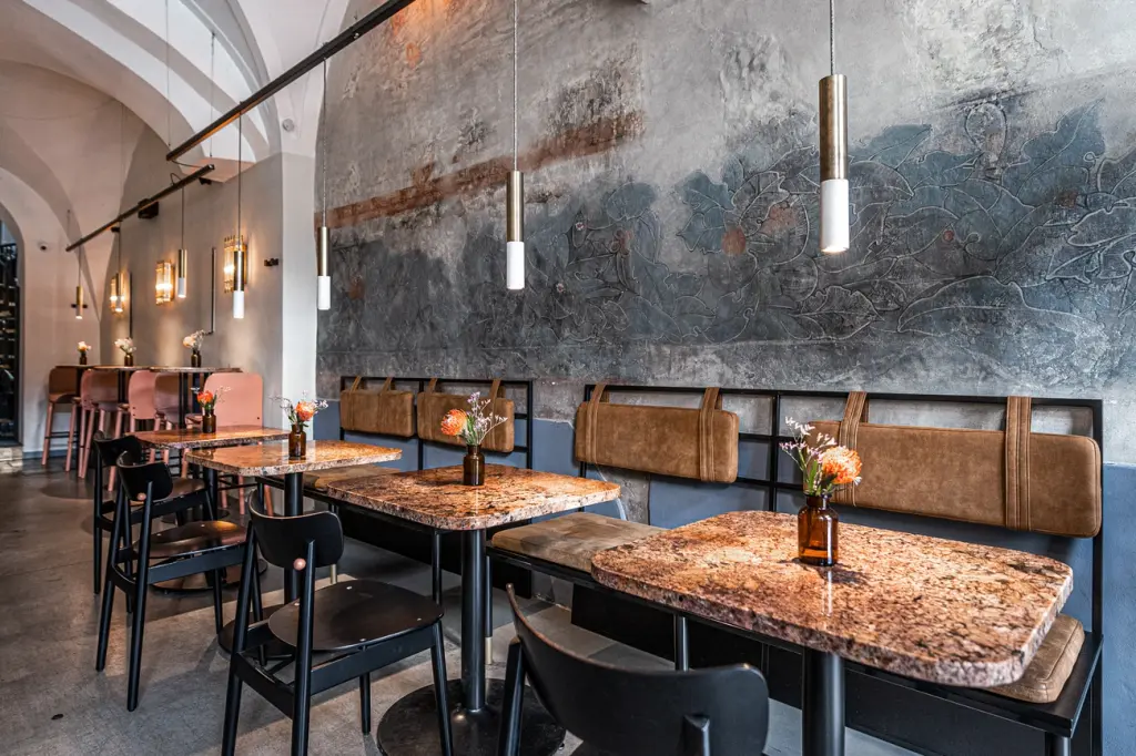 10 Najlepsze Restauracje Wrocław - Ranking 2026 Młoda Polska Bistro & Pianino – Nowoczesna Kuchnia Polska