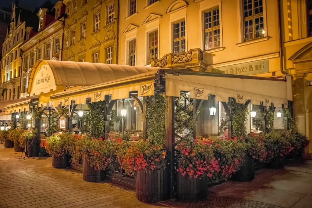 10 Najlepsze Restauracje Wrocław - Ranking 2026 Karczma Lwowska – Dobra Restauracja Wrocław na Rynku