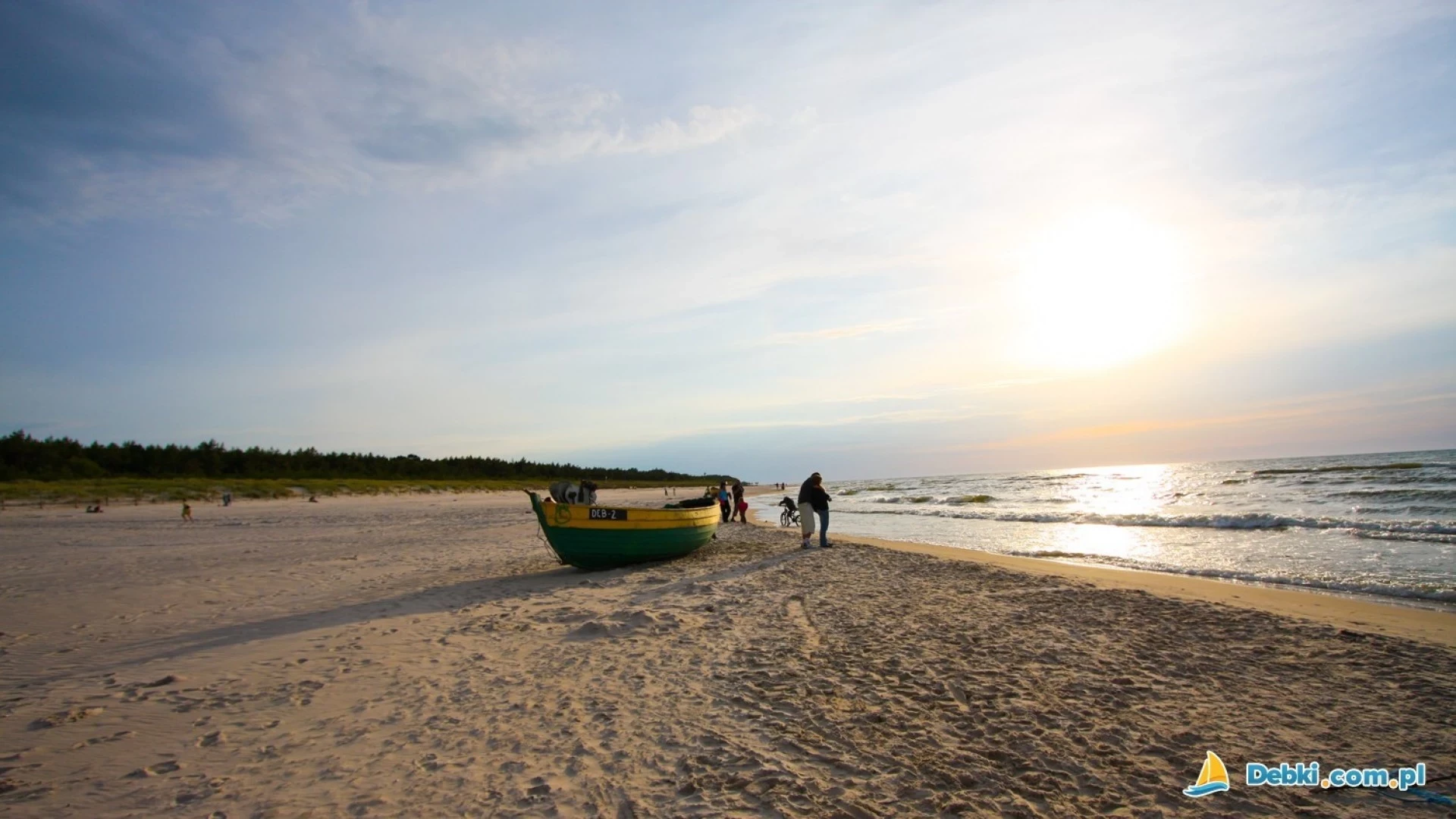 12 Najpiękniejsze Plaże w Polsce: Nieznane Zatoki i Dzikie Wybrzeża Zatoczki w okolicach Dębek i Białogóry