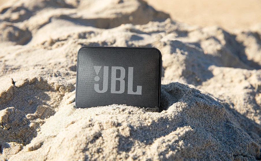 8 Głośników Bluetooth z Najlepszym Dźwiękiem - Ranking 2025 JBL GO Essential 2 – tani i kompaktowy głośnik Bluetooth