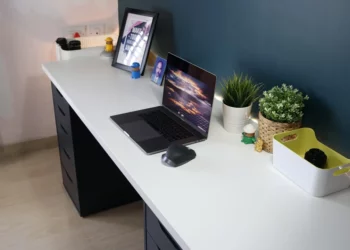 Jak wybrać najlepszy laptop do nauki w 2025 roku? najlepszy laptop do nauki